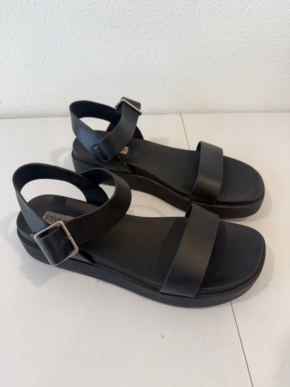 Steve Madden Steve Madden Rileey Sandal Black Double-Strap - Picture 3 of 6